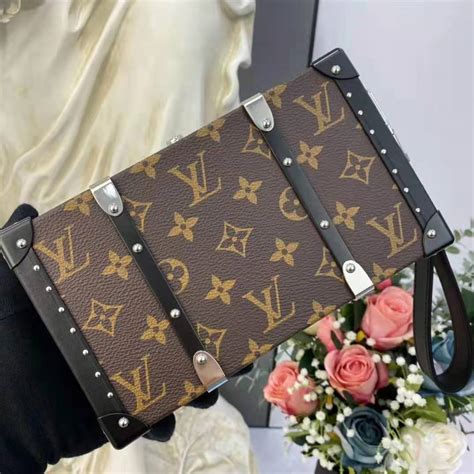 louis vuitton trunk wallet